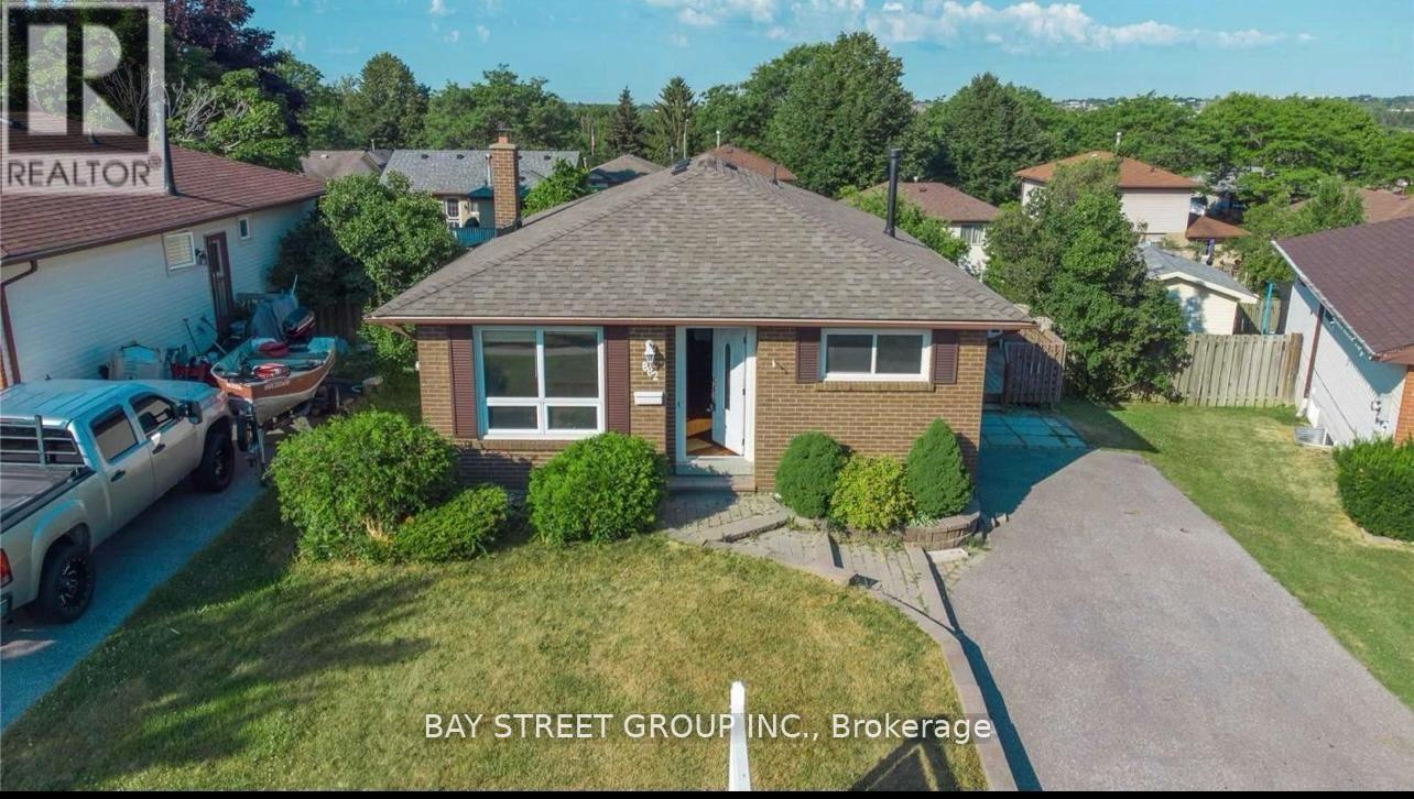 882 SOUTHDOWN DRIVE, Oshawa, Ontario
