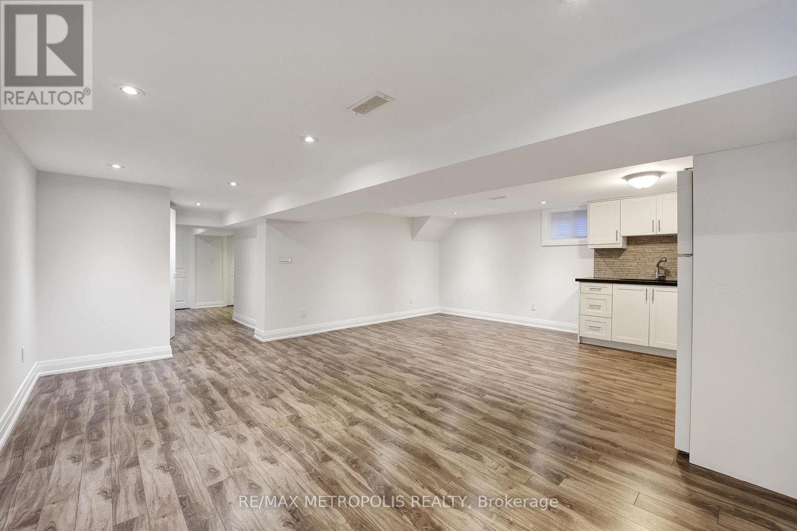 Basement - 268 Penn Avenue, Newmarket, Ontario  L3Y 2S6 - Photo 6 - N12556990