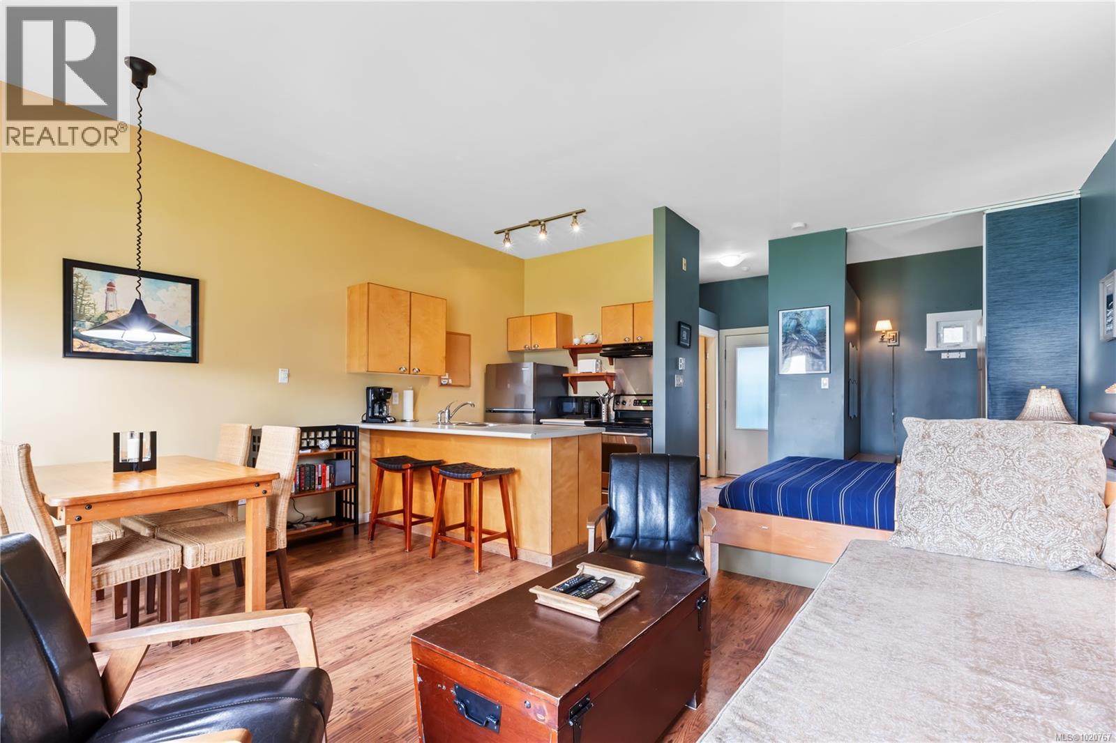 103 230 Main St, Tofino, British Columbia V0R 2Z0 - Photo 11 - 1020767