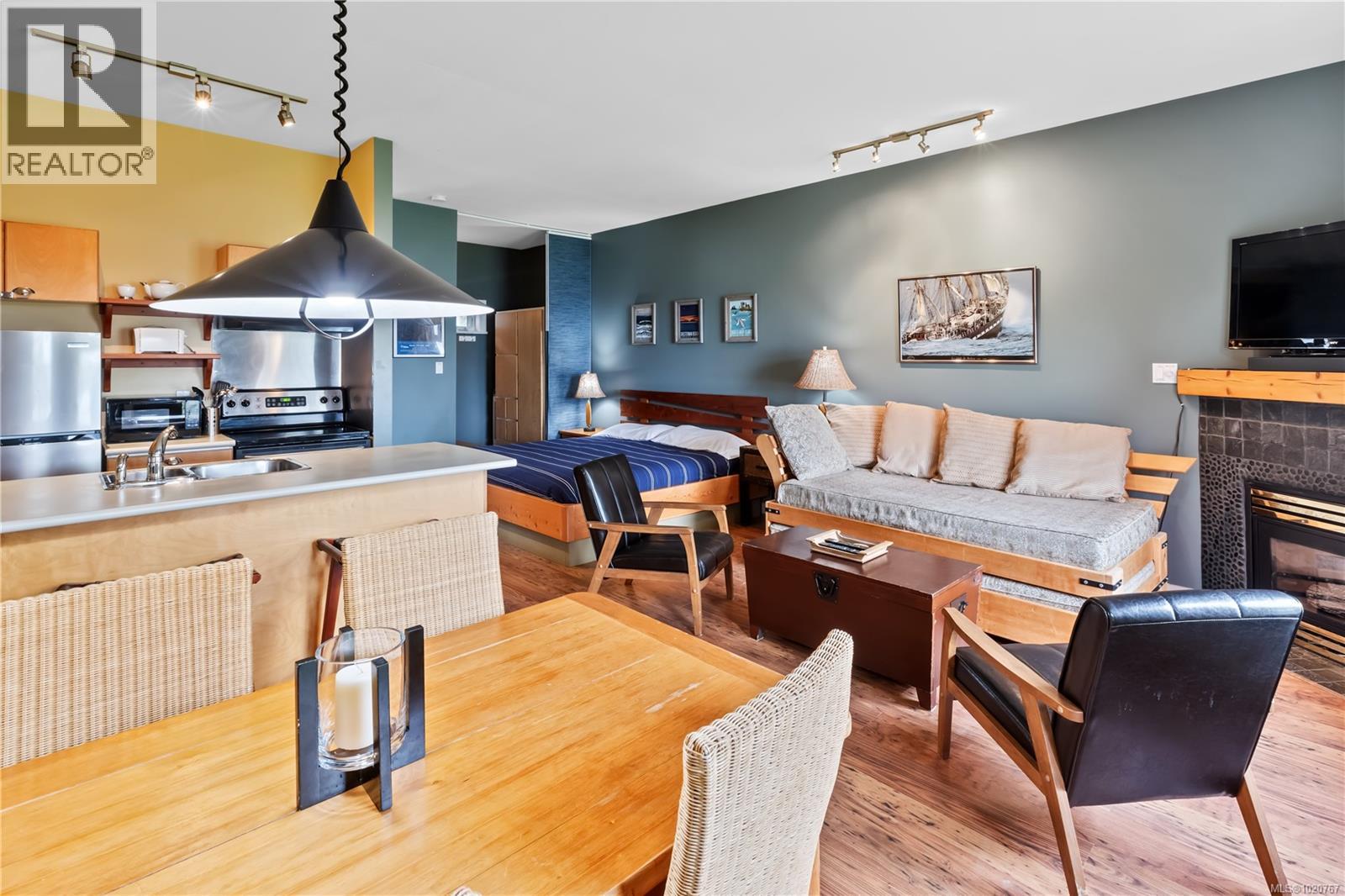 103 230 Main St, Tofino, British Columbia V0R 2Z0 - Photo 12 - 1020767