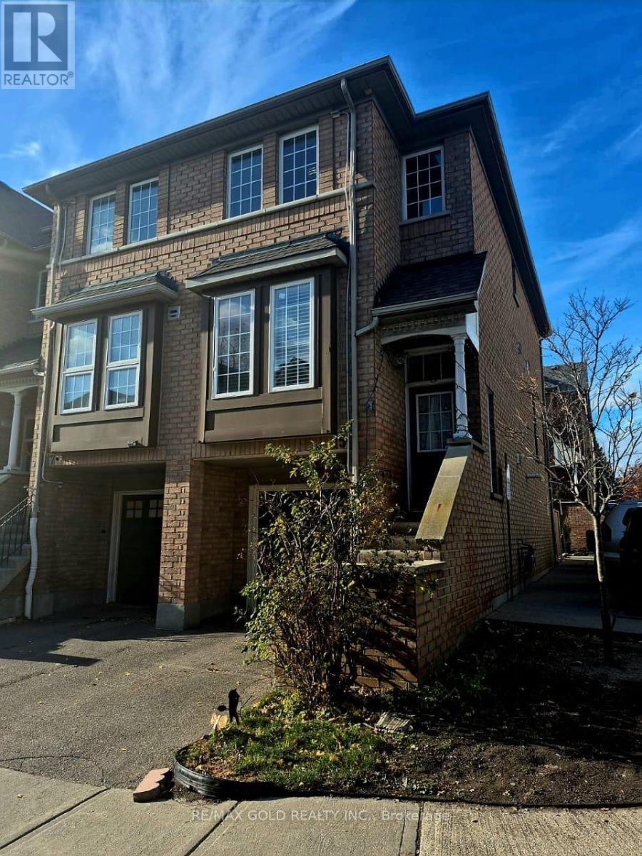 15 - 50 STRATHAVEN DRIVE, Mississauga, Ontario