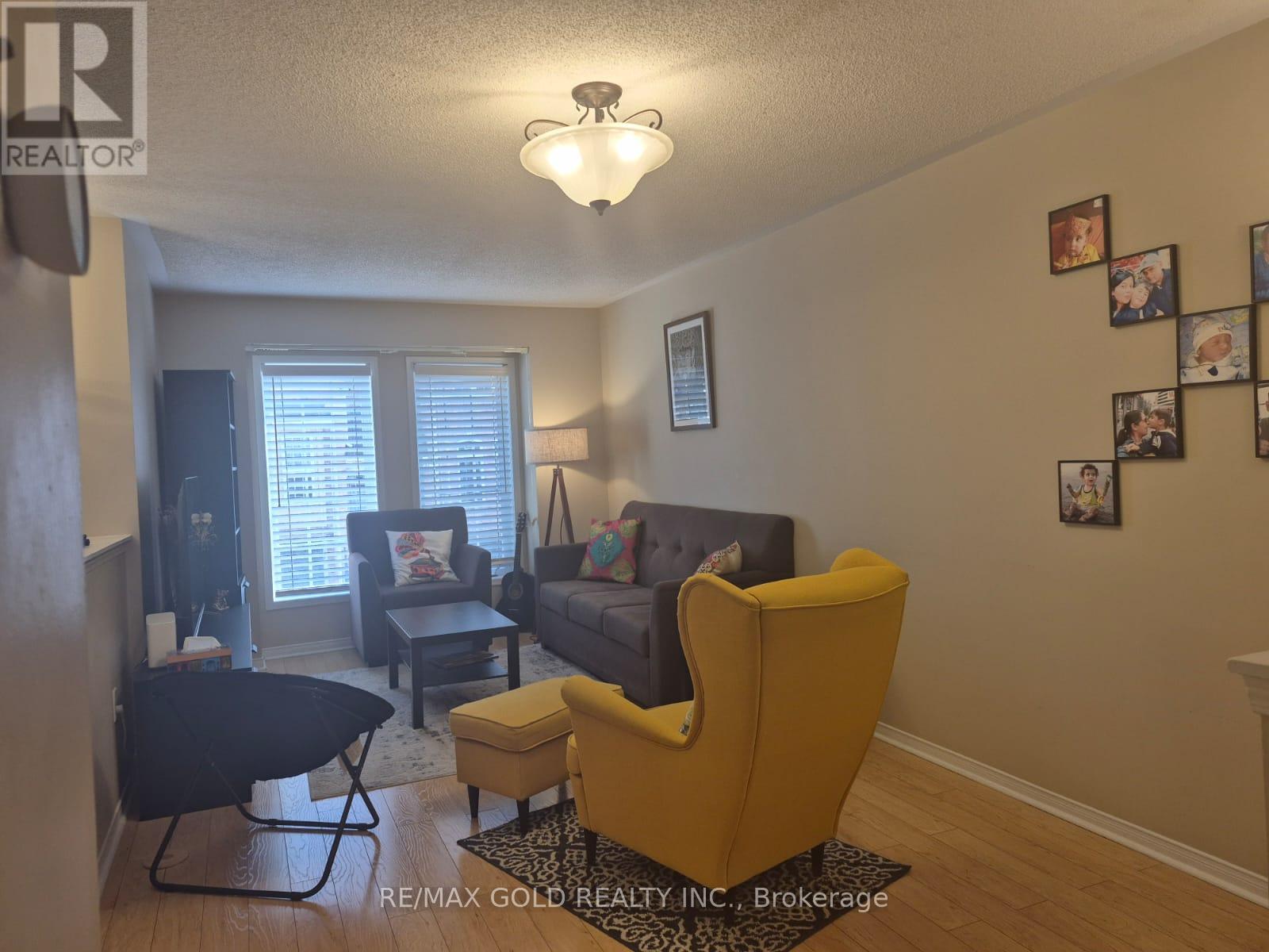 15 - 50 Strathaven Drive, Mississauga, Ontario  L5R 4E7 - Photo 4 - W12556972