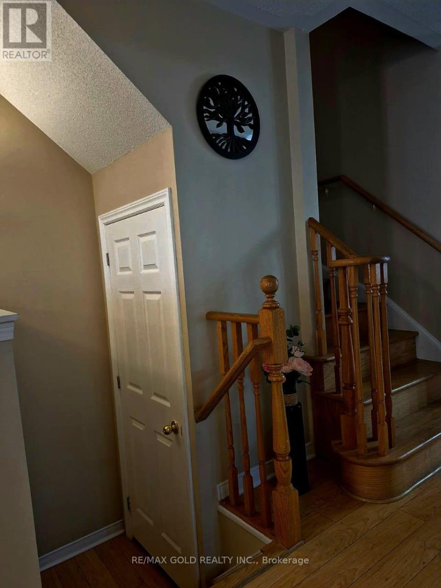 15 - 50 Strathaven Drive, Mississauga, Ontario  L5R 4E7 - Photo 5 - W12556972