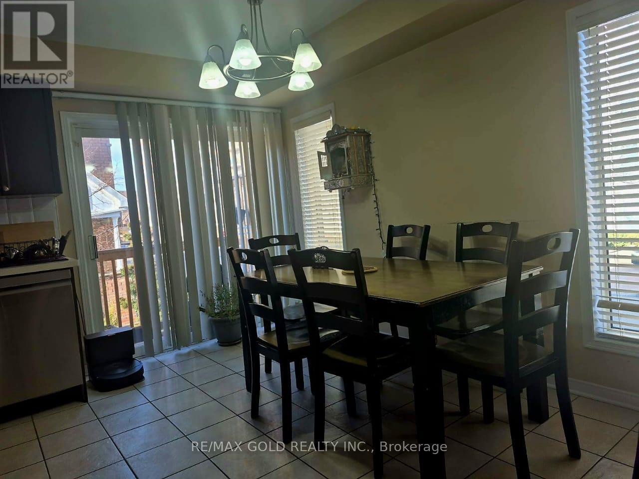 15 - 50 Strathaven Drive, Mississauga, Ontario  L5R 4E7 - Photo 9 - W12556972