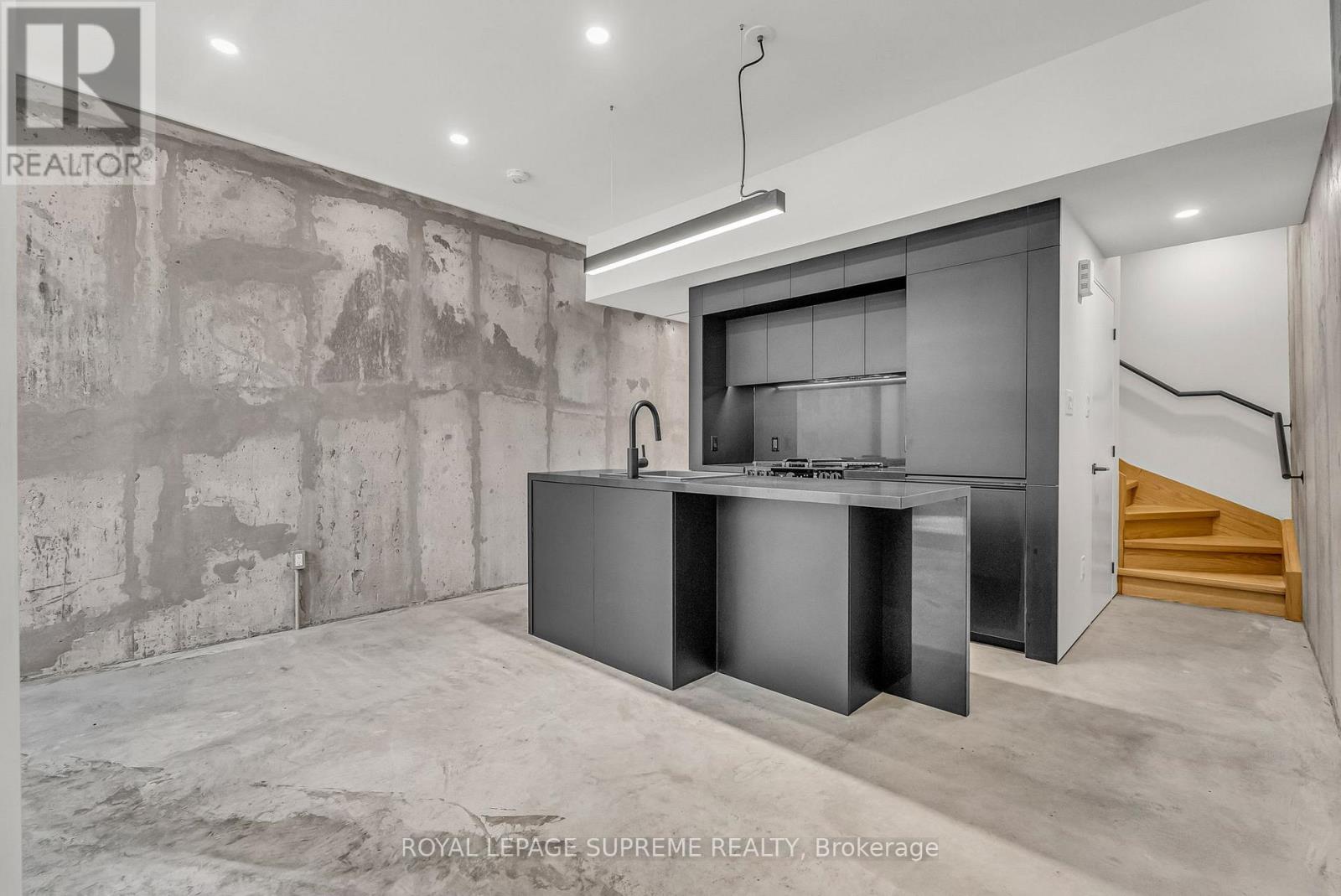 1 - 101 Bernice Crescent, Toronto, Ontario  M6N 1W7 - Photo 11 - W12557012