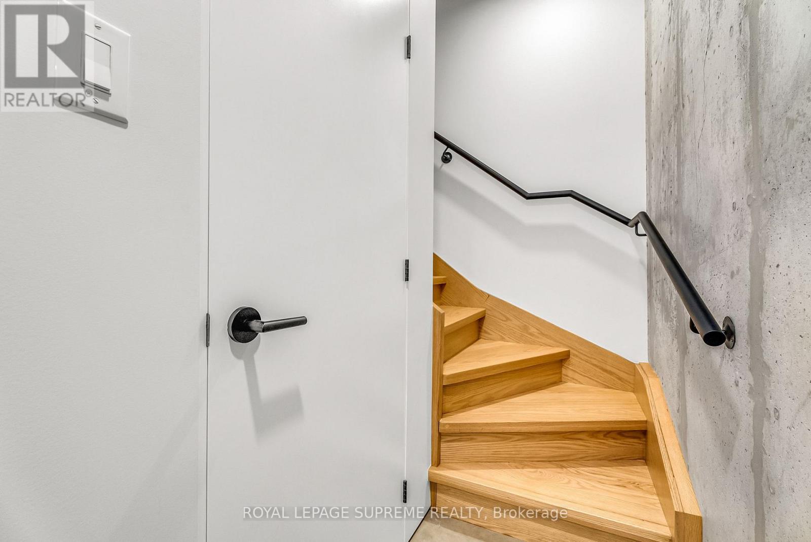 1 - 101 Bernice Crescent, Toronto, Ontario  M6N 1W7 - Photo 18 - W12557012