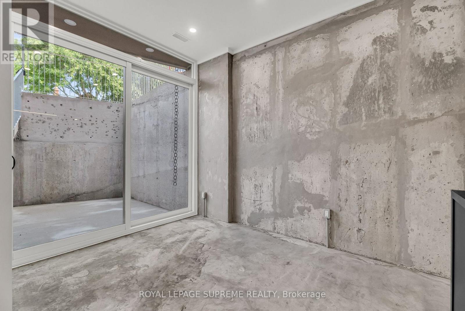 1 - 101 Bernice Crescent, Toronto, Ontario  M6N 1W7 - Photo 8 - W12557012