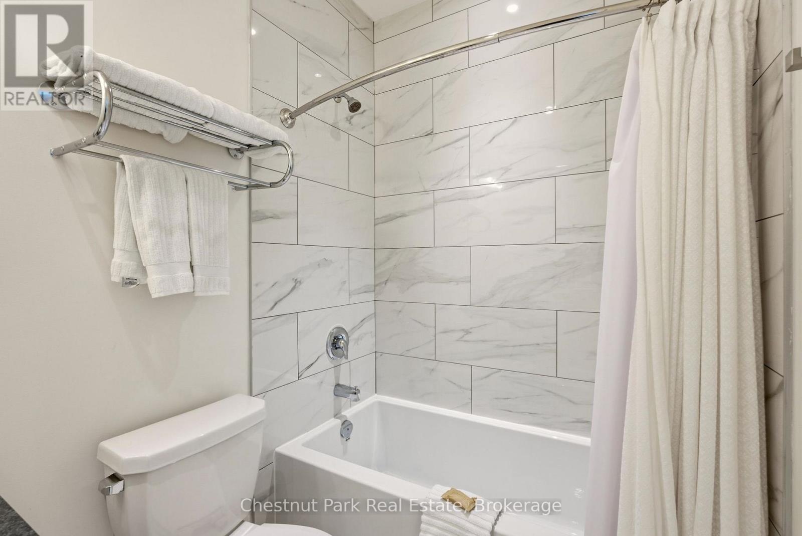 1869 Muskoka Rd 118 West Road, Muskoka Lakes, Ontario  P1L 1W8 - Photo 17 - X12557058