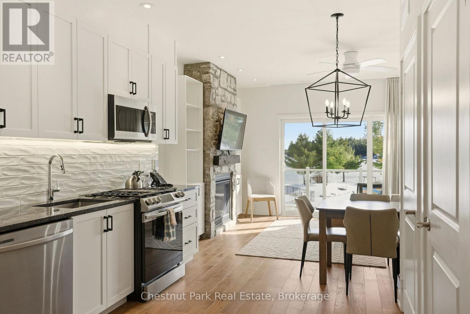 1869 Muskoka Rd 118 West Road, Muskoka Lakes, Ontario  P1L 1W8 - Photo 8 - X12557058