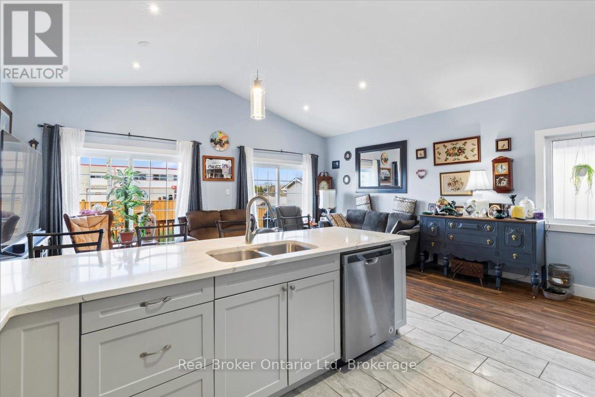 169 Main Street W, Southgate, Ontario  N0C 1B0 - Photo 8 - X12557070