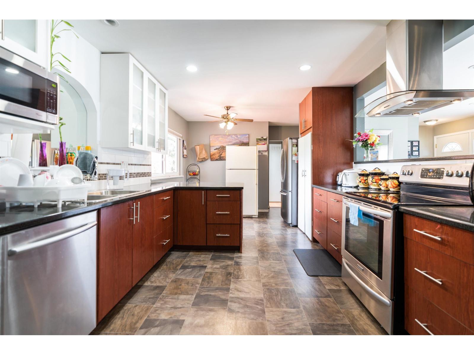 15035 Bluebird Crescent, Surrey, British Columbia  V3R 4T8 - Photo 6 - R3066093