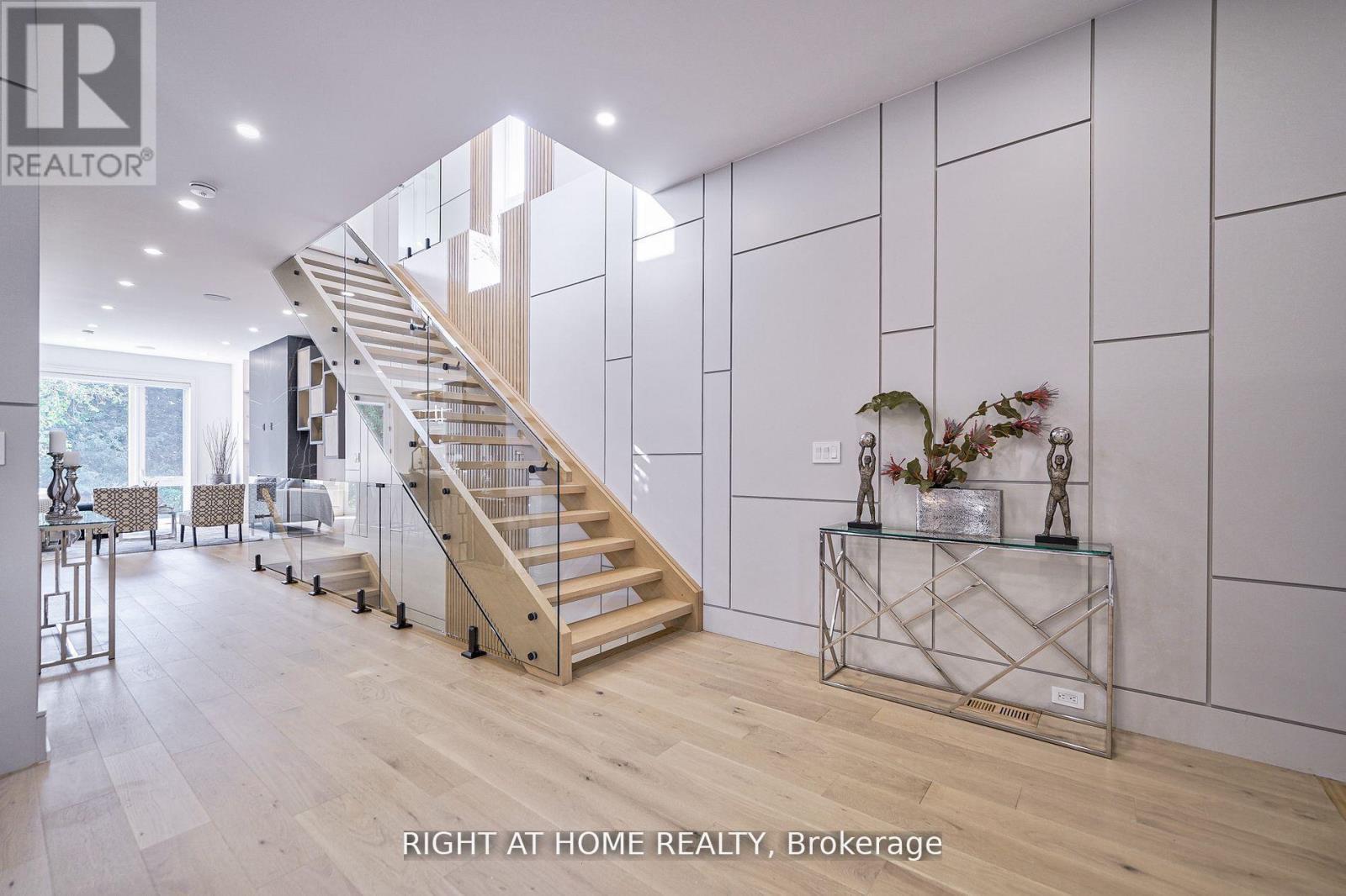 333 Woodmount Avenue, Toronto, Ontario  M4C 4A4 - Photo 3 - E12557060