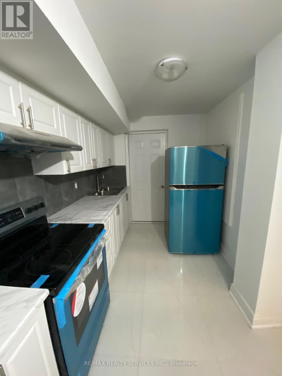 76 Boathouse Road, Brampton, Ontario  L7A 0C3 - Photo 9 - W12556914