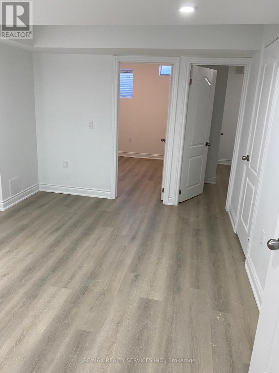 76 Boathouse Road, Brampton, Ontario  L7A 0C3 - Photo 6 - W12556914