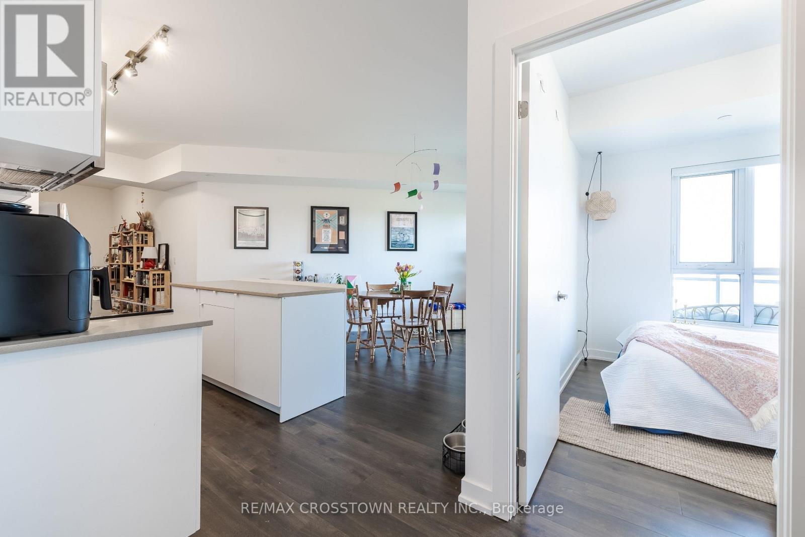 908 - 56 Lakeside Terrace, Barrie, Ontario  L4M 0L4 - Photo 3 - S12486415