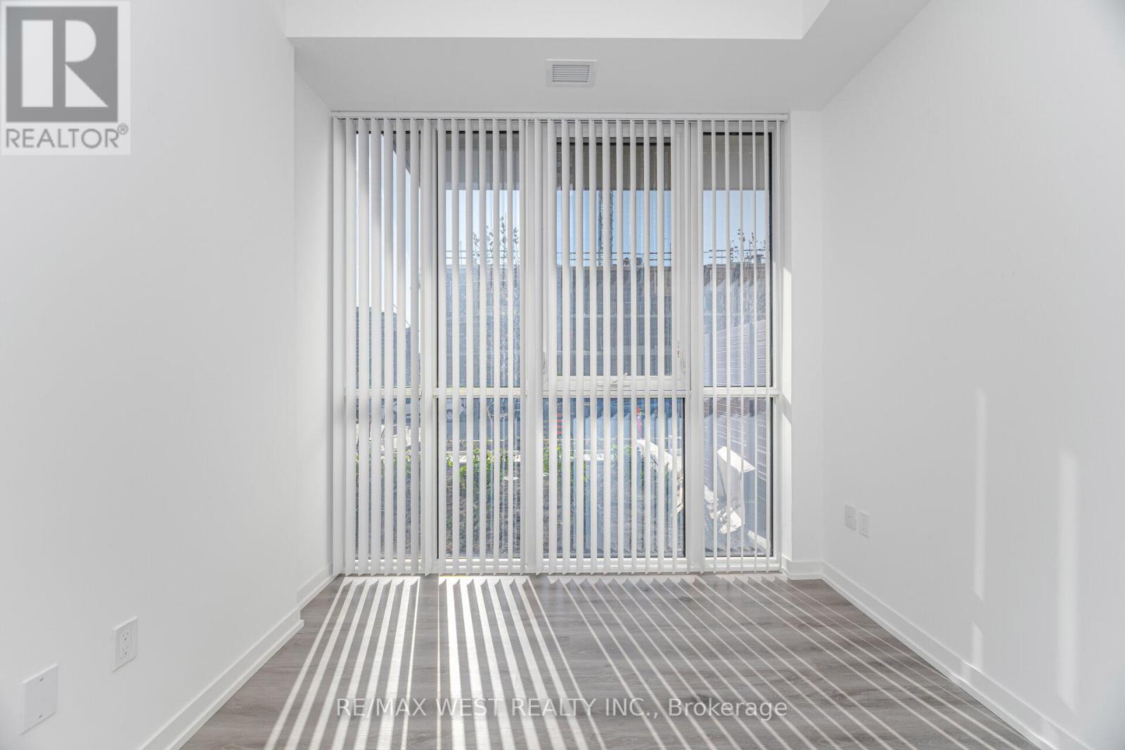 106 - 28 Interchange Way, Vaughan, Ontario  L4K 0P8 - Photo 14 - N12557102