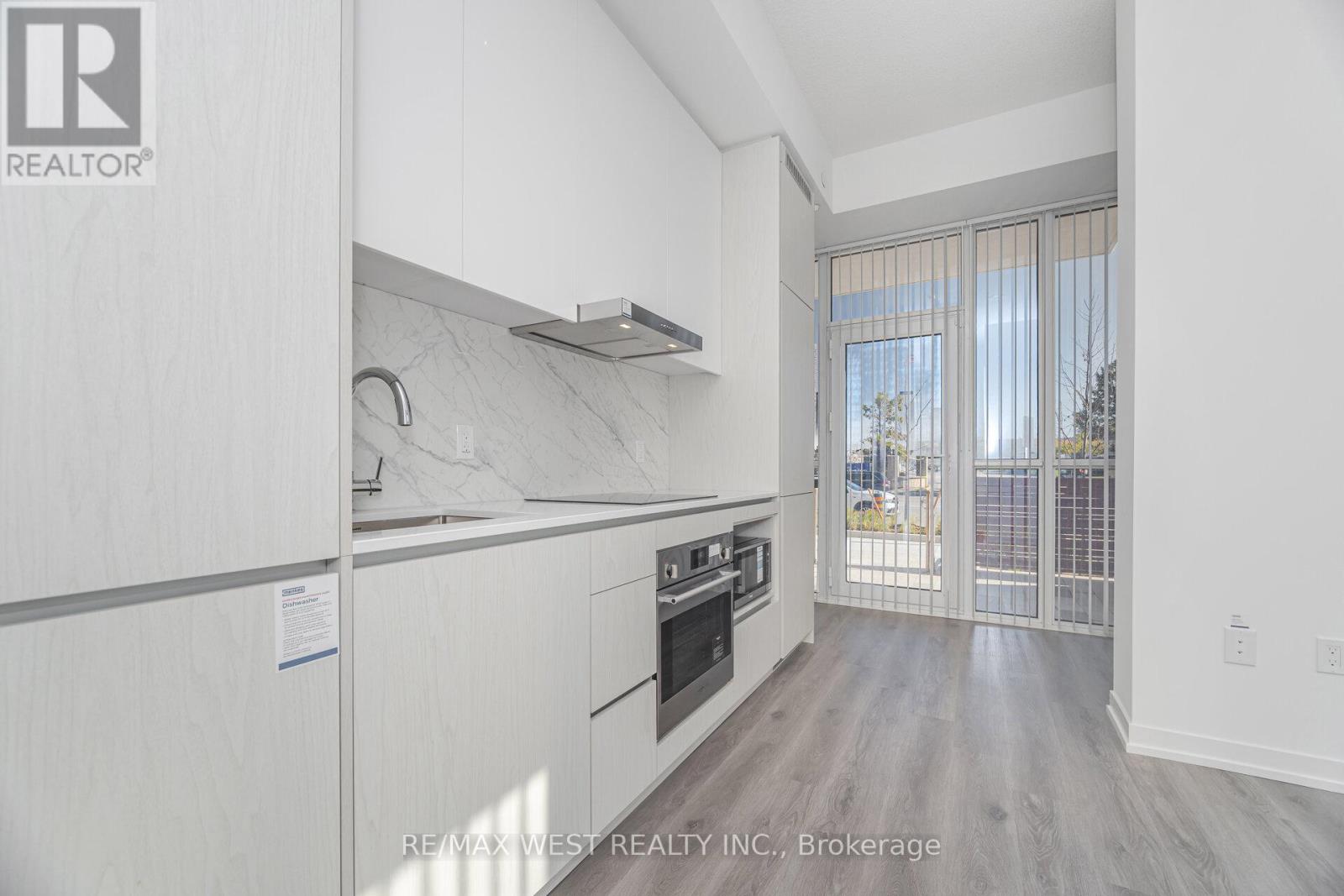 106 - 28 Interchange Way, Vaughan, Ontario  L4K 0P8 - Photo 8 - N12557102