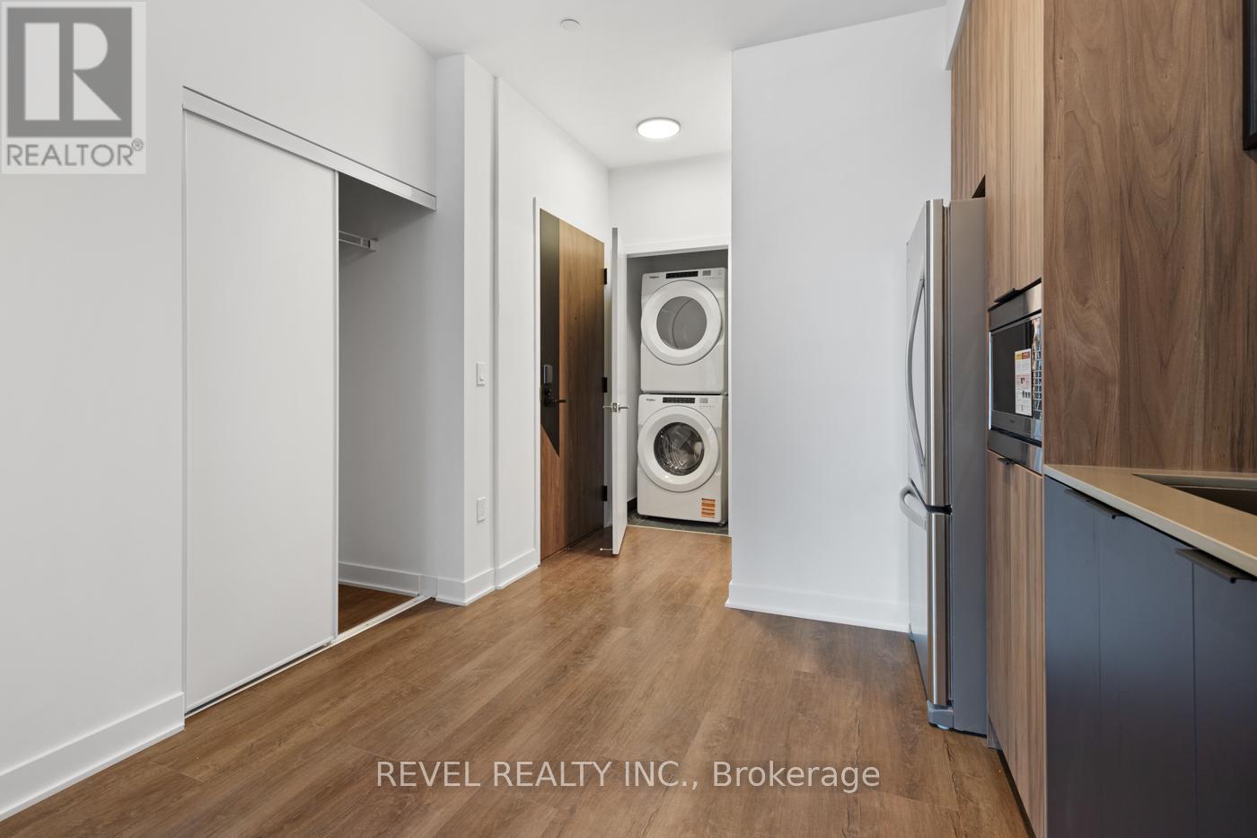 224 - 1037 The Queensway, Toronto, Ontario  M8Z 6C7 - Photo 2 - W12557028