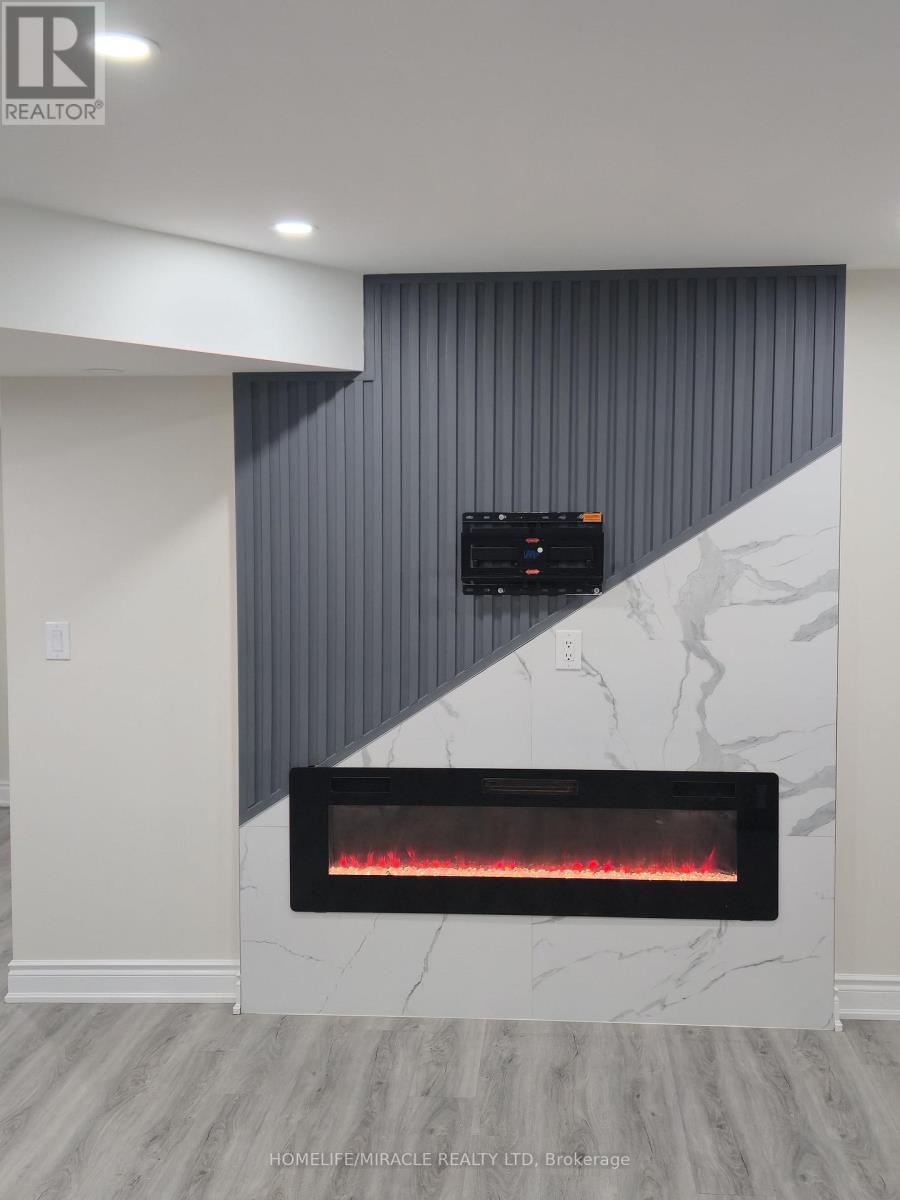 Basement Apartment - 23 Elverton Crescent, Brampton, Ontario  L7A 4Z4 - Photo 3 - W12557040