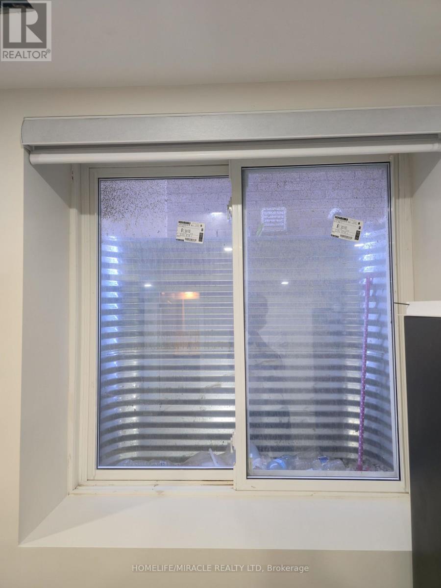 Basement Apartment - 23 Elverton Crescent, Brampton, Ontario  L7A 4Z4 - Photo 8 - W12557040