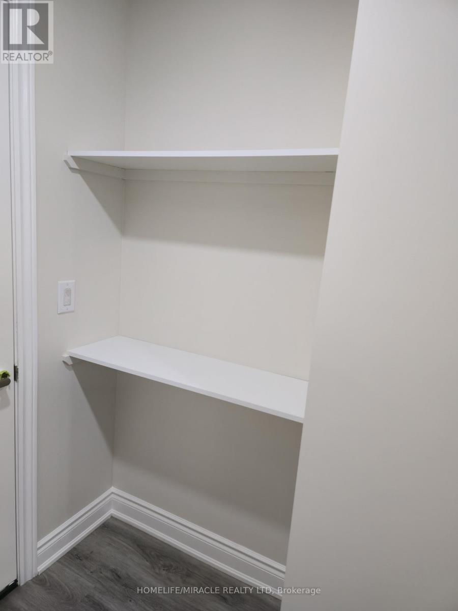 Basement Apartment - 23 Elverton Crescent, Brampton, Ontario  L7A 4Z4 - Photo 9 - W12557040