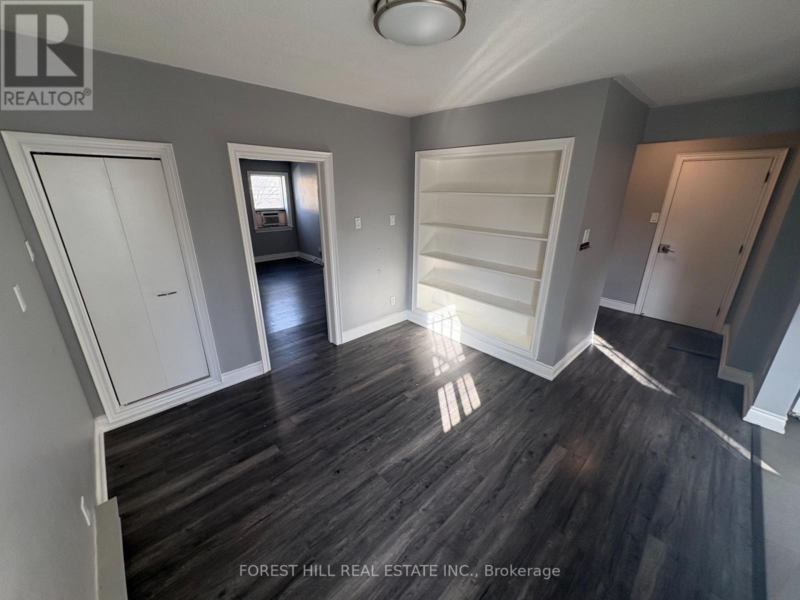 A - 739 The Queensway, Toronto, Ontario  M8Z 1M8 - Photo 5 - W12557068