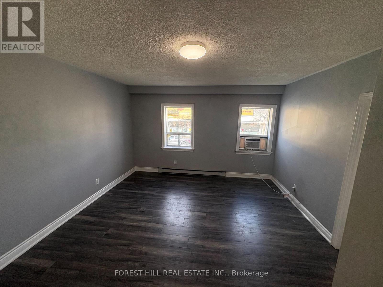 A - 739 The Queensway, Toronto, Ontario  M8Z 1M8 - Photo 6 - W12557068