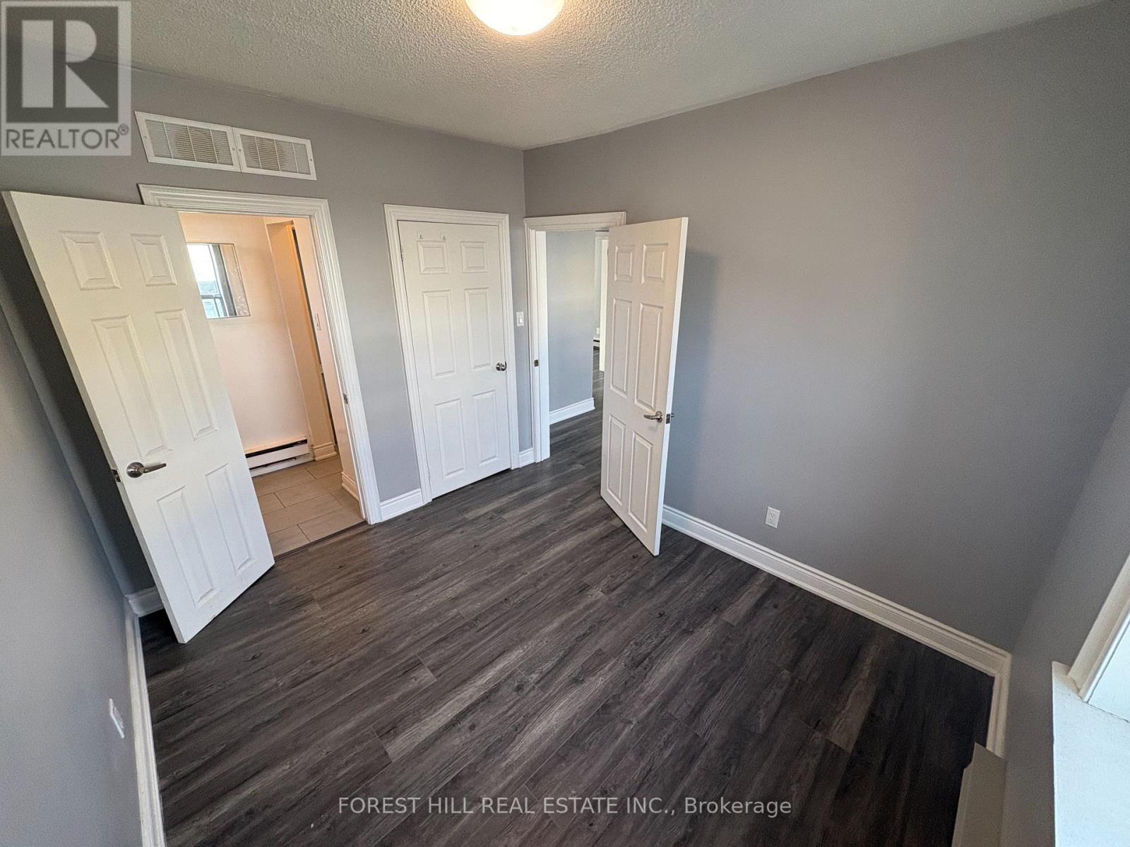 A - 739 The Queensway, Toronto, Ontario  M8Z 1M8 - Photo 9 - W12557068