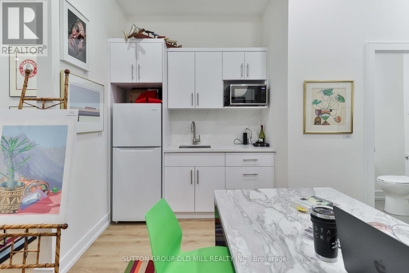 Main Floor - 3293 Dundas Street W, Toronto, Ontario  M6P 2A5 - Photo 23 - W12557092