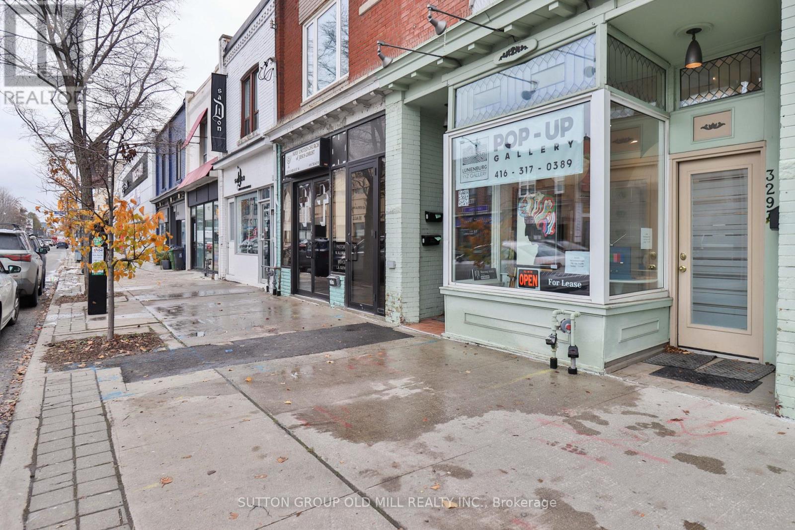 Main Floor - 3293 Dundas Street W, Toronto, Ontario  M6P 2A5 - Photo 3 - W12557092