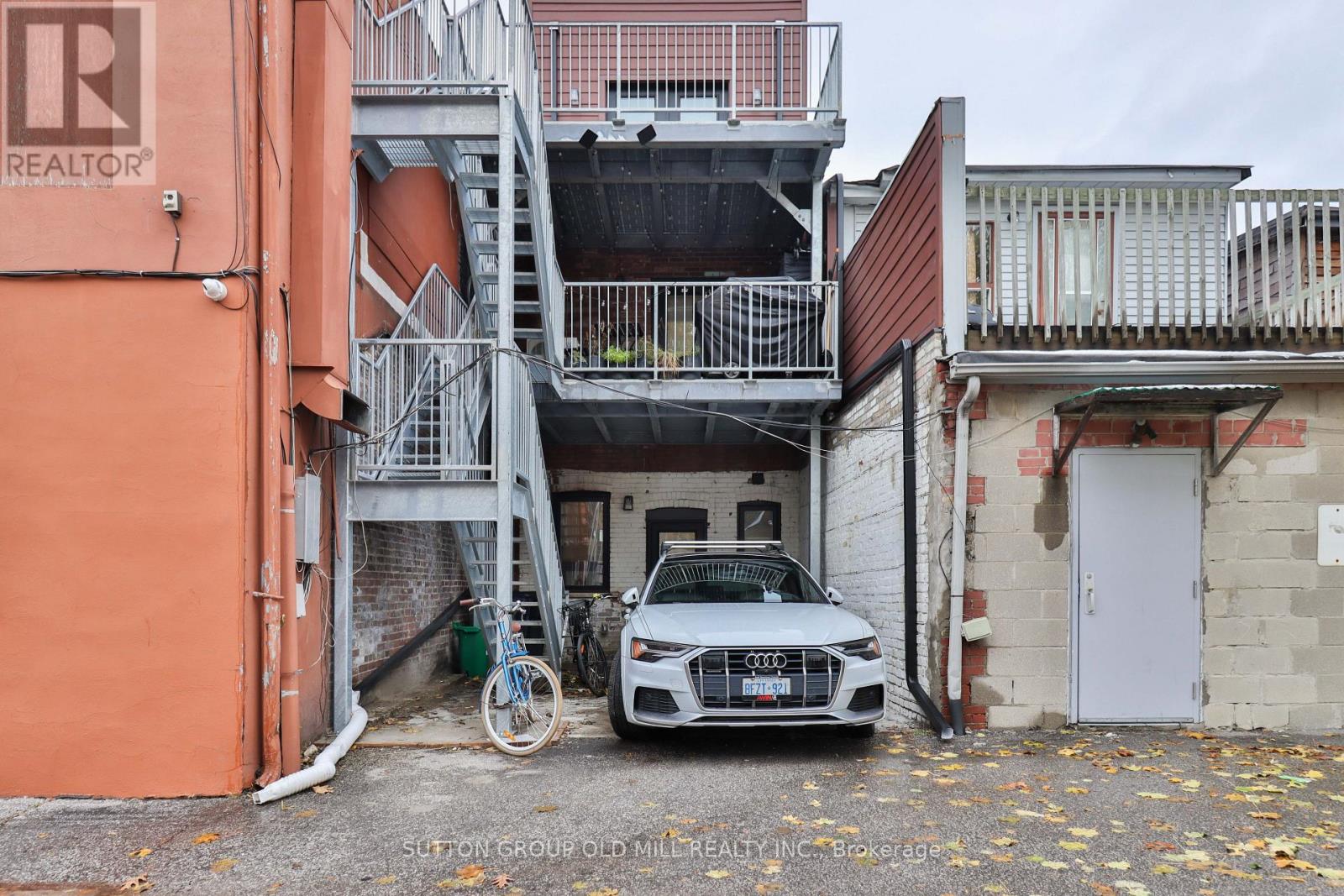 Main Floor - 3293 Dundas Street W, Toronto, Ontario  M6P 2A5 - Photo 30 - W12557092