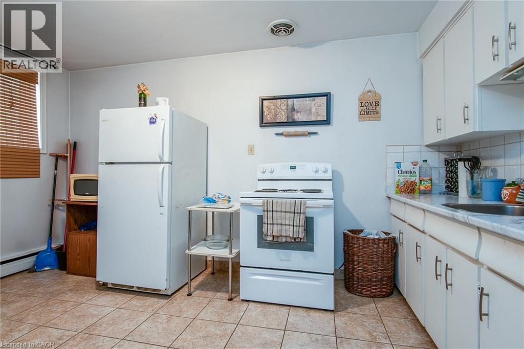 296 Ahrens Street W, Kitchener, Ontario N2H 4E4 - Photo 38 - 40772674