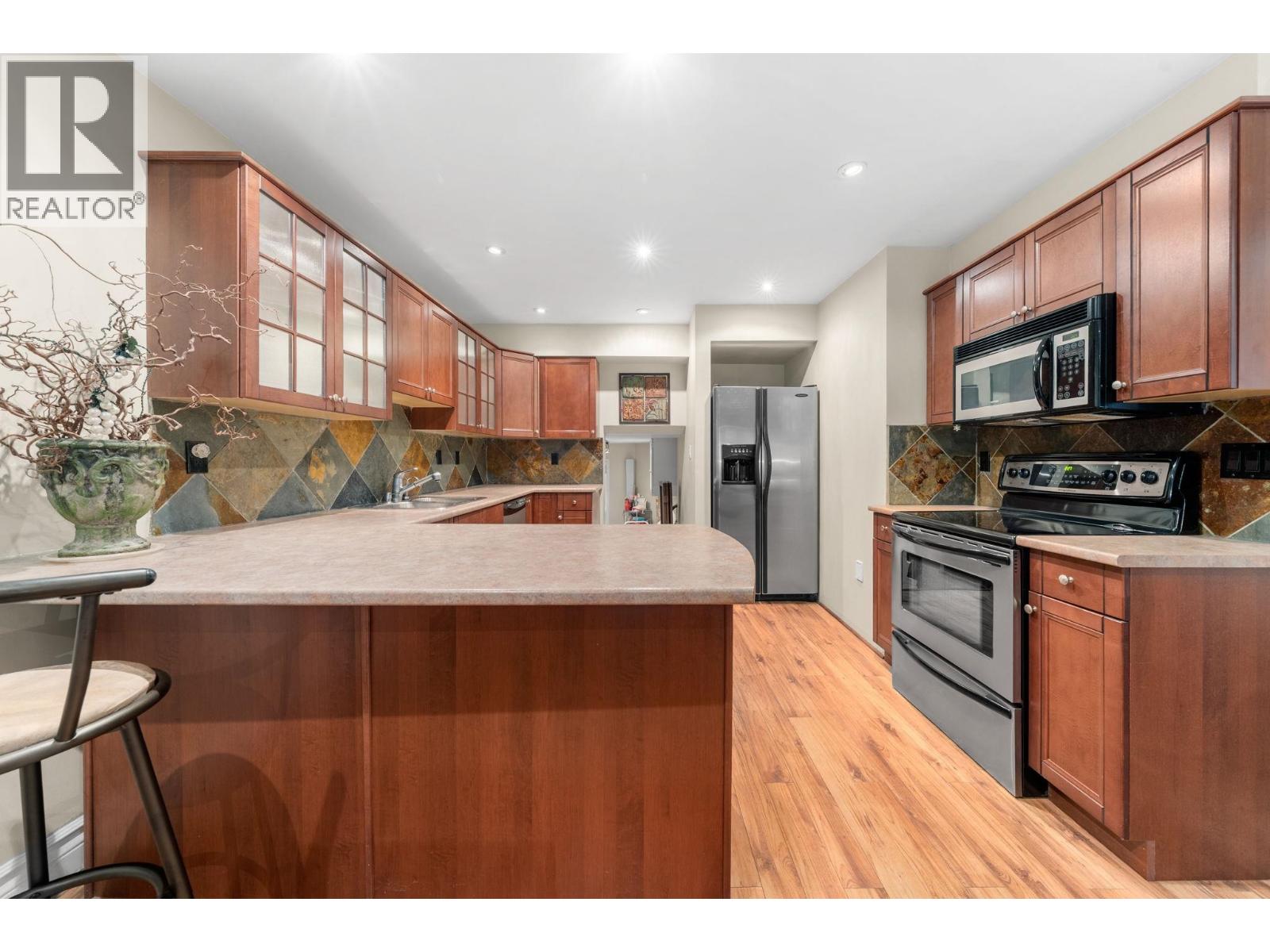 6 230 W 15th Street, North Vancouver, British Columbia  V7M 1S2 - Photo 7 - R3068373