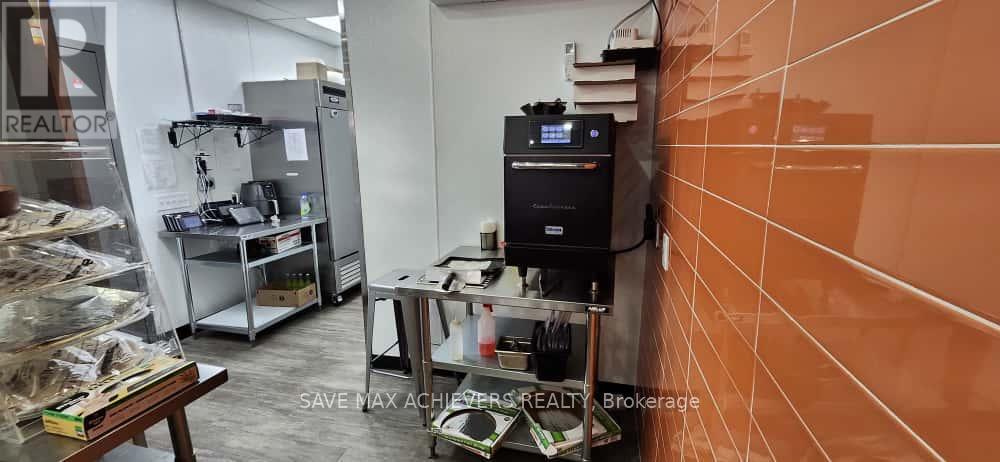 497 Dundas Street, Woodstock, Ontario  N4S 1C3 - Photo 10 - X12552356