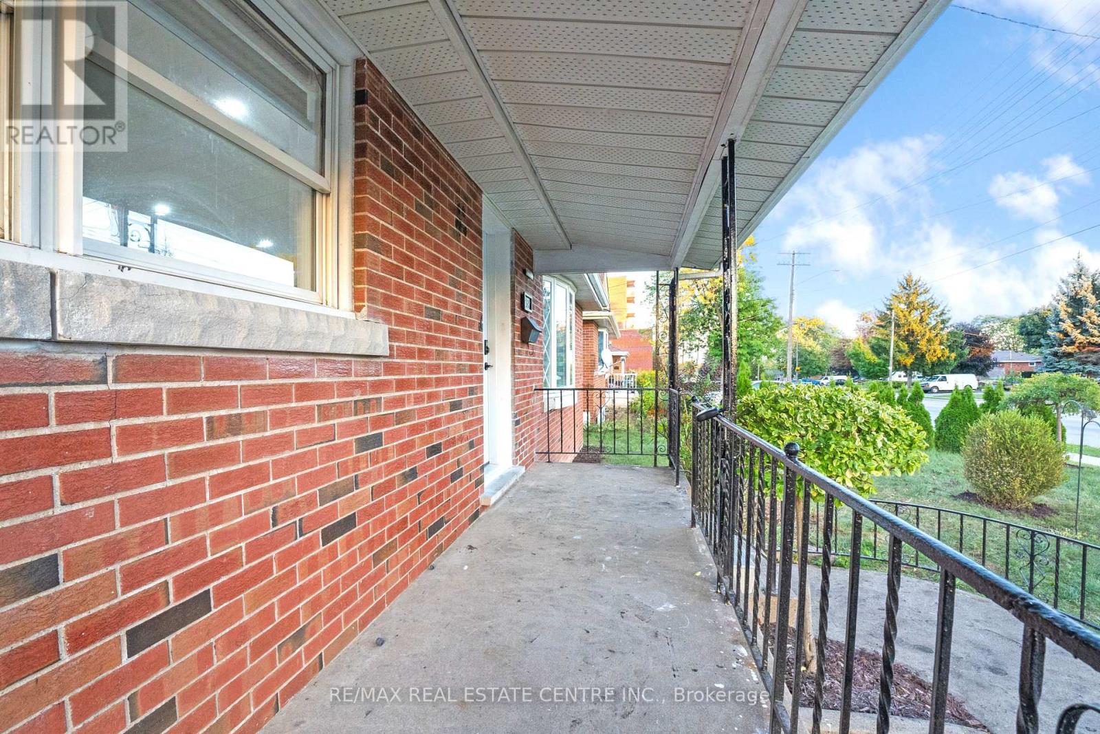 959 Mohawk Road E, Hamilton, Ontario  L8T 2R9 - Photo 5 - X12557018