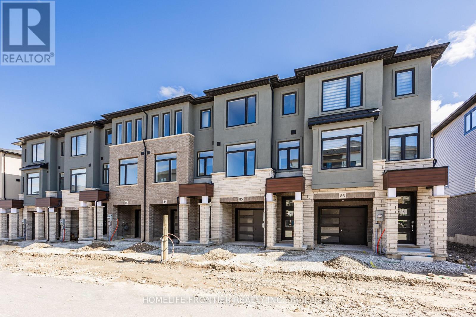 85 - 155 Equestrian Way, Cambridge, Ontario  N3E 0E8 - Photo 3 - X12557064