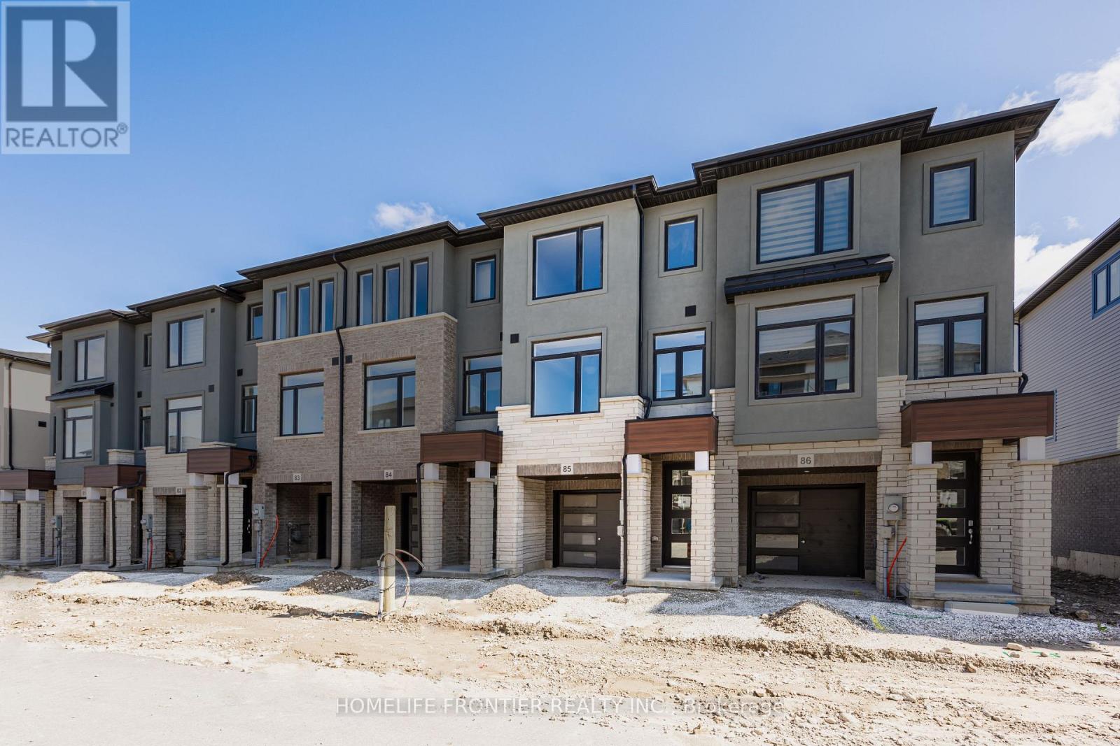 85 - 155 Equestrian Way, Cambridge, Ontario  N3E 0E8 - Photo 4 - X12557064