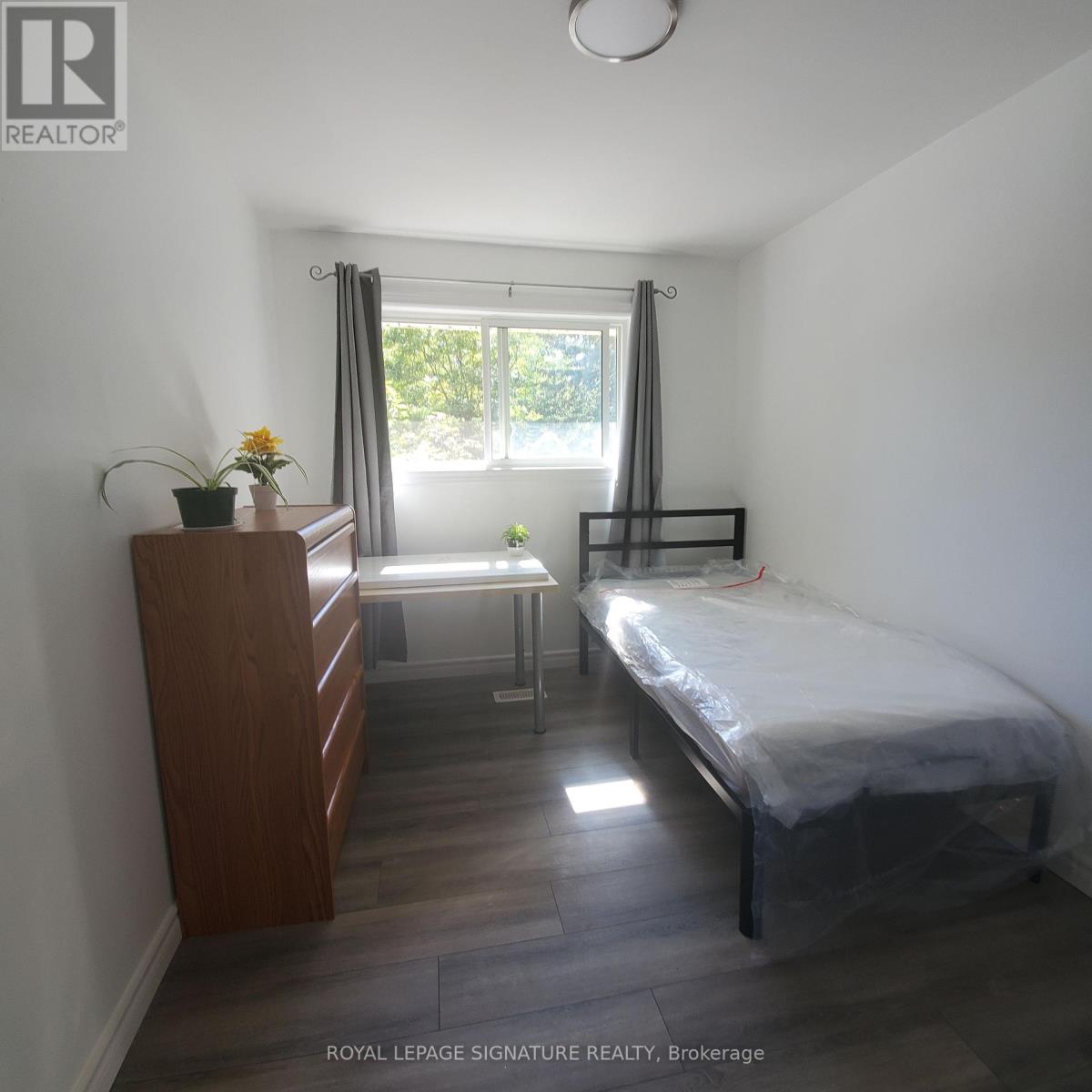 406 Tamarack Drive, Waterloo, Ontario  N2L 4G6 - Photo 22 - X12557078