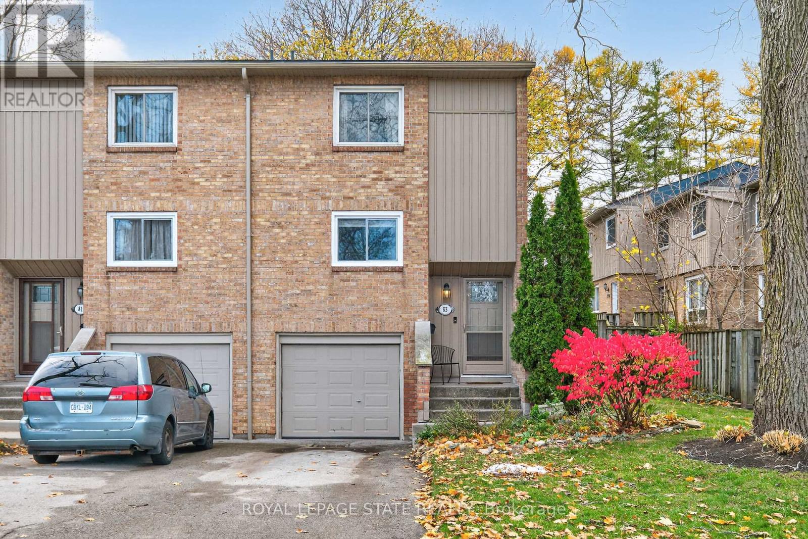 83 FONTHILL ROAD, Hamilton, Ontario