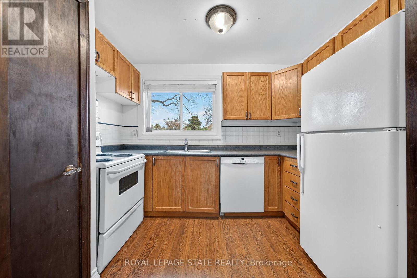 83 Fonthill Road, Hamilton, Ontario  L9C 6T1 - Photo 10 - X12557096