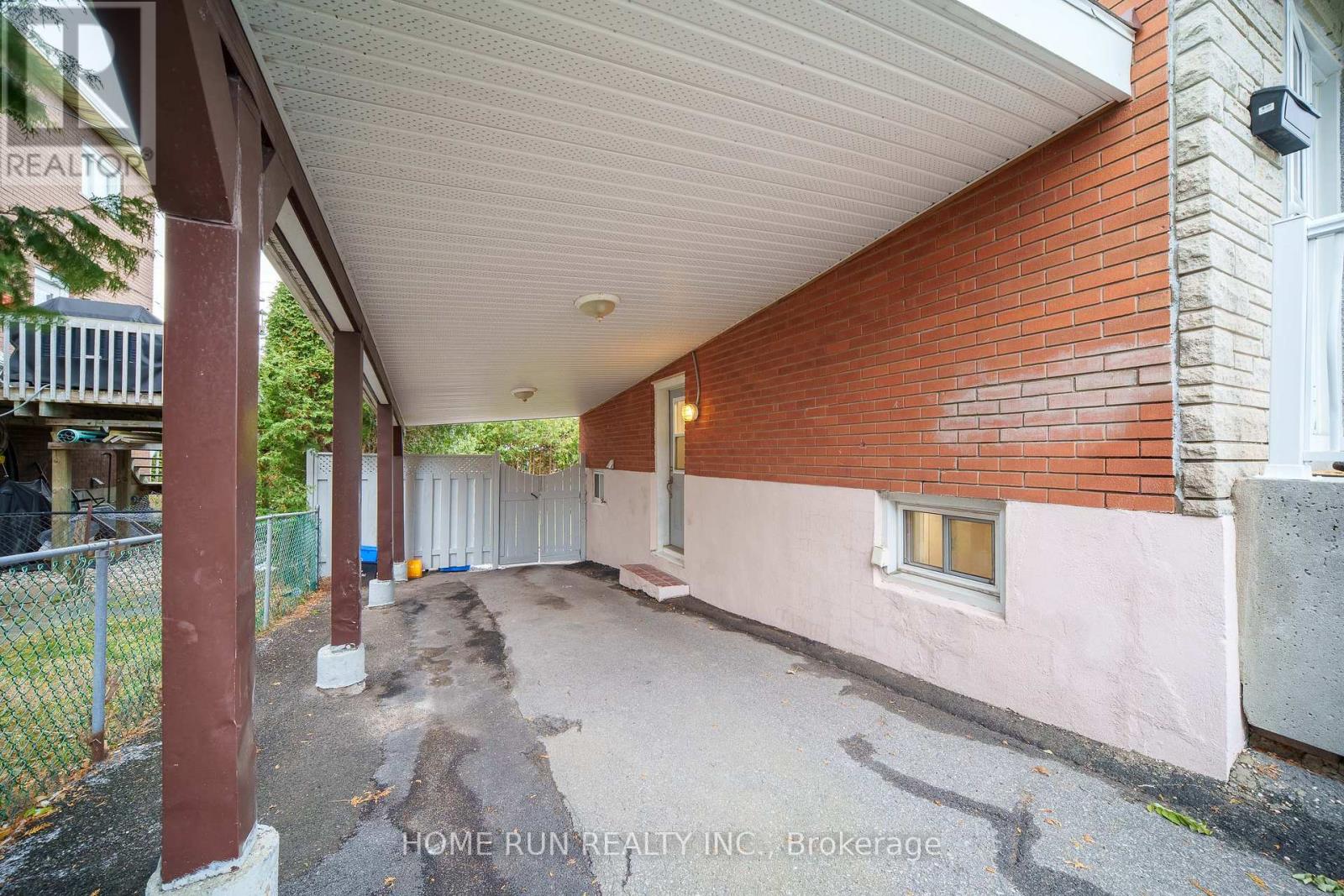 376 Britannia Road, Ottawa, Ontario K2B 5X8 - Photo 4 - X12557128