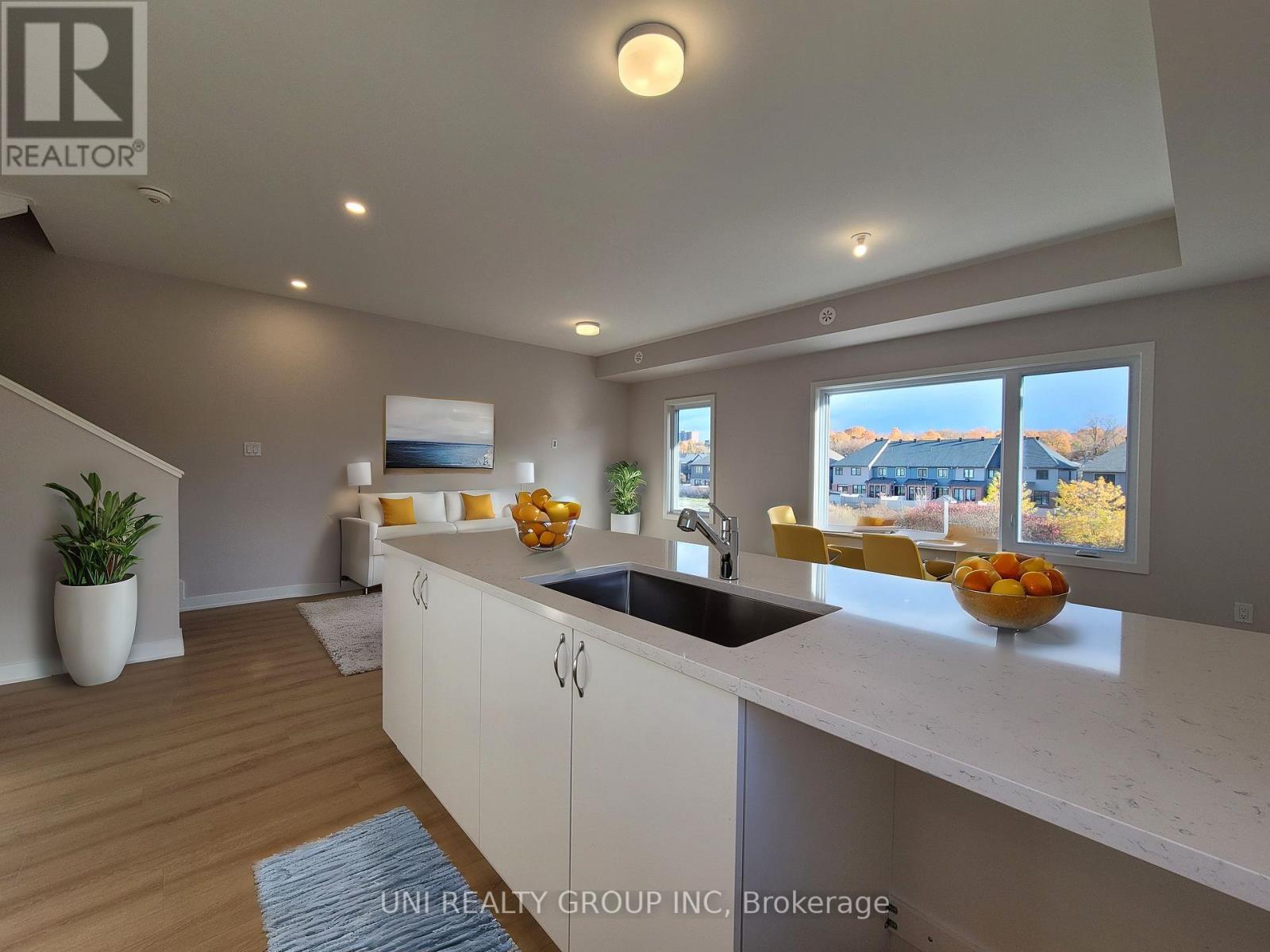 702 Mishi Private, Ottawa, Ontario K1K 5C5 - Photo 10 - X12557132