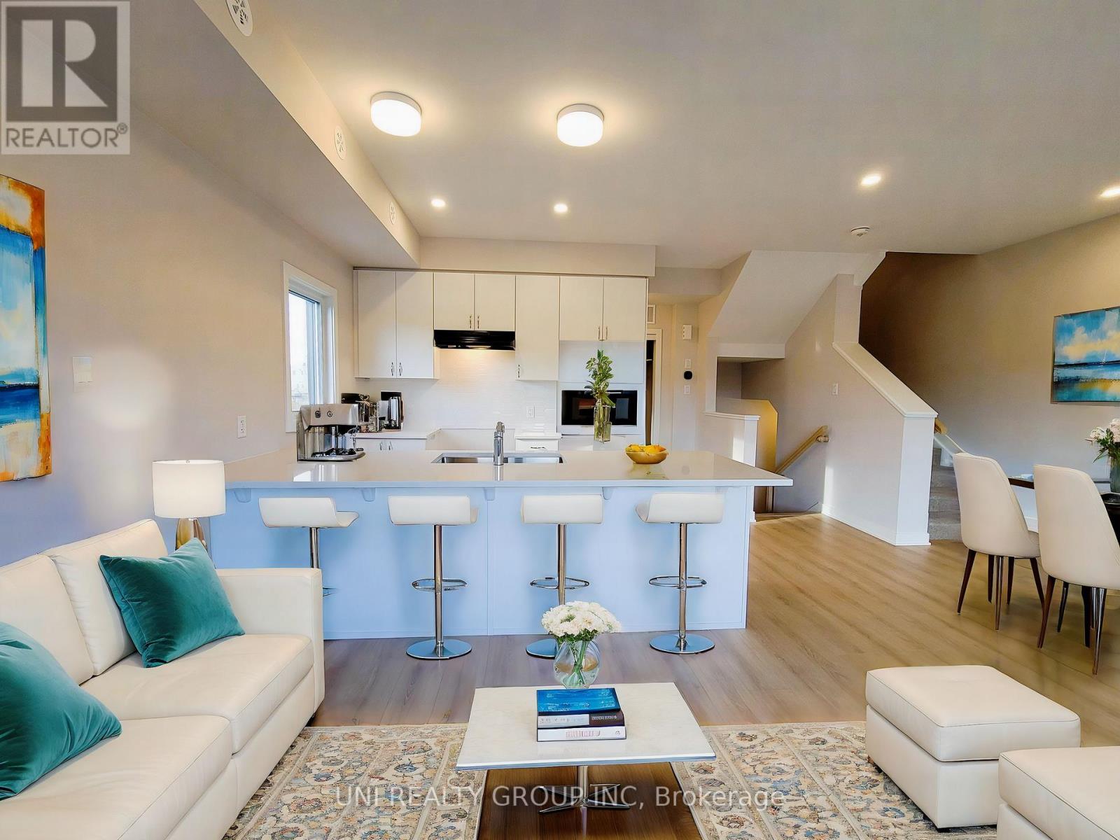 702 Mishi Private, Ottawa, Ontario K1K 5C5 - Photo 12 - X12557132