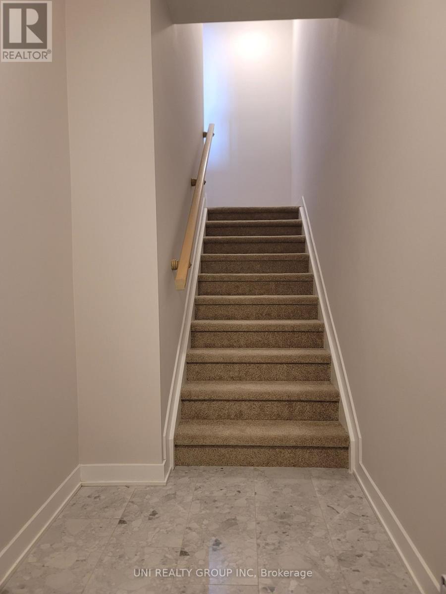 702 Mishi Private, Ottawa, Ontario K1K 5C5 - Photo 4 - X12557132