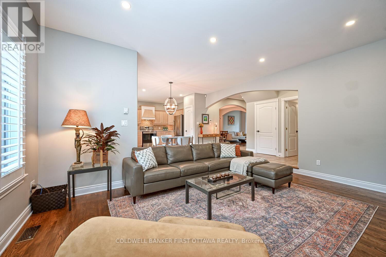 105 Sirocco Crescent, Ottawa, Ontario  K2S 2C9 - Photo 12 - X12557134