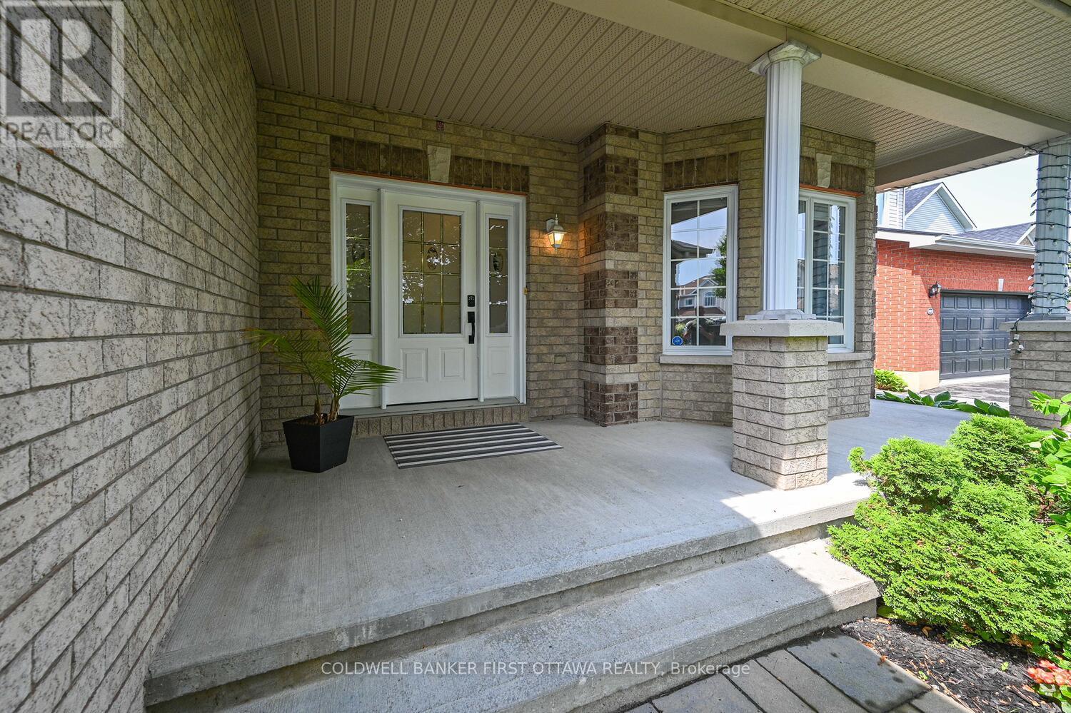 105 Sirocco Crescent, Ottawa, Ontario  K2S 2C9 - Photo 2 - X12557134