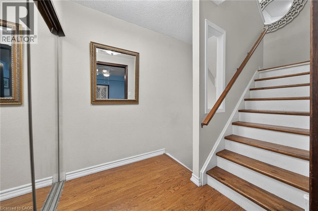 83 Fonthill Road, Hamilton, Ontario  L9C 6T1 - Photo 7 - 40788955