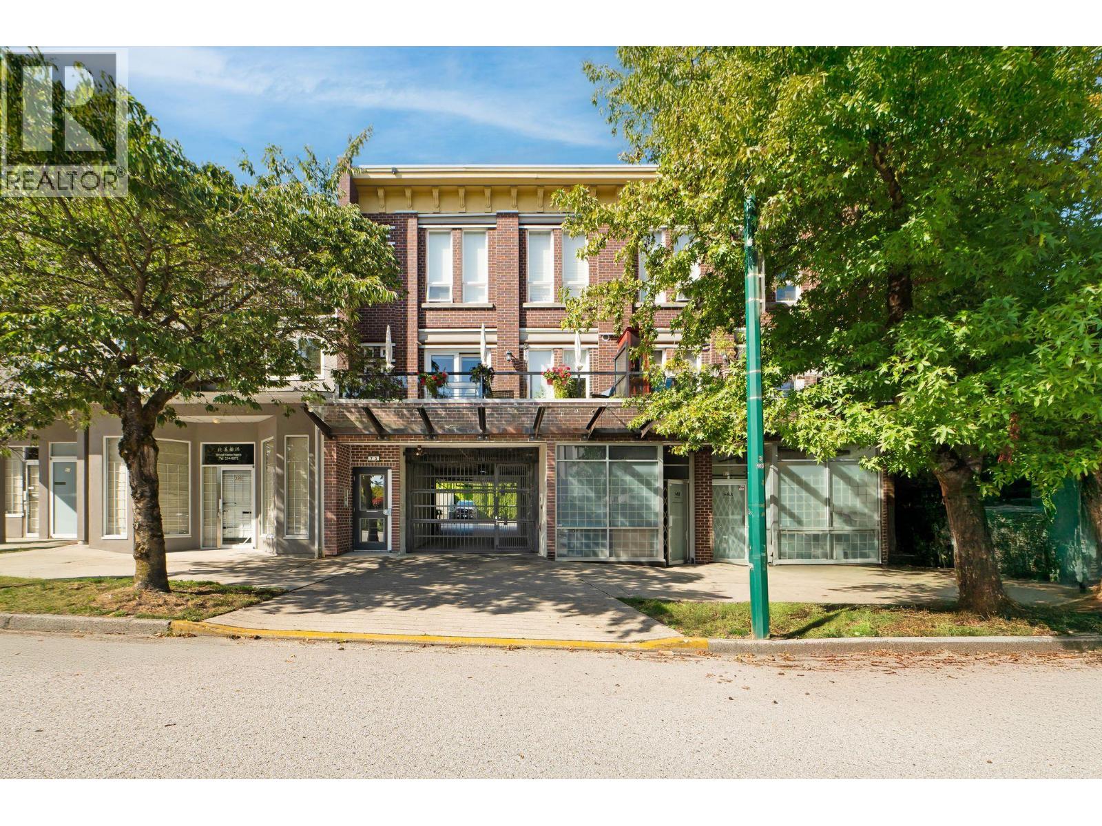 201 75 N RENFREW STREET, Vancouver, British Columbia