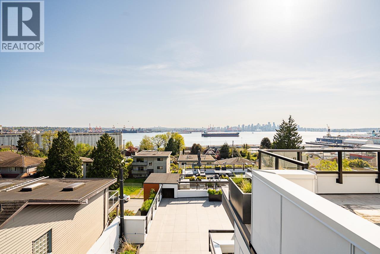 2 434 E 1ST STREET, North Vancouver, British Columbia