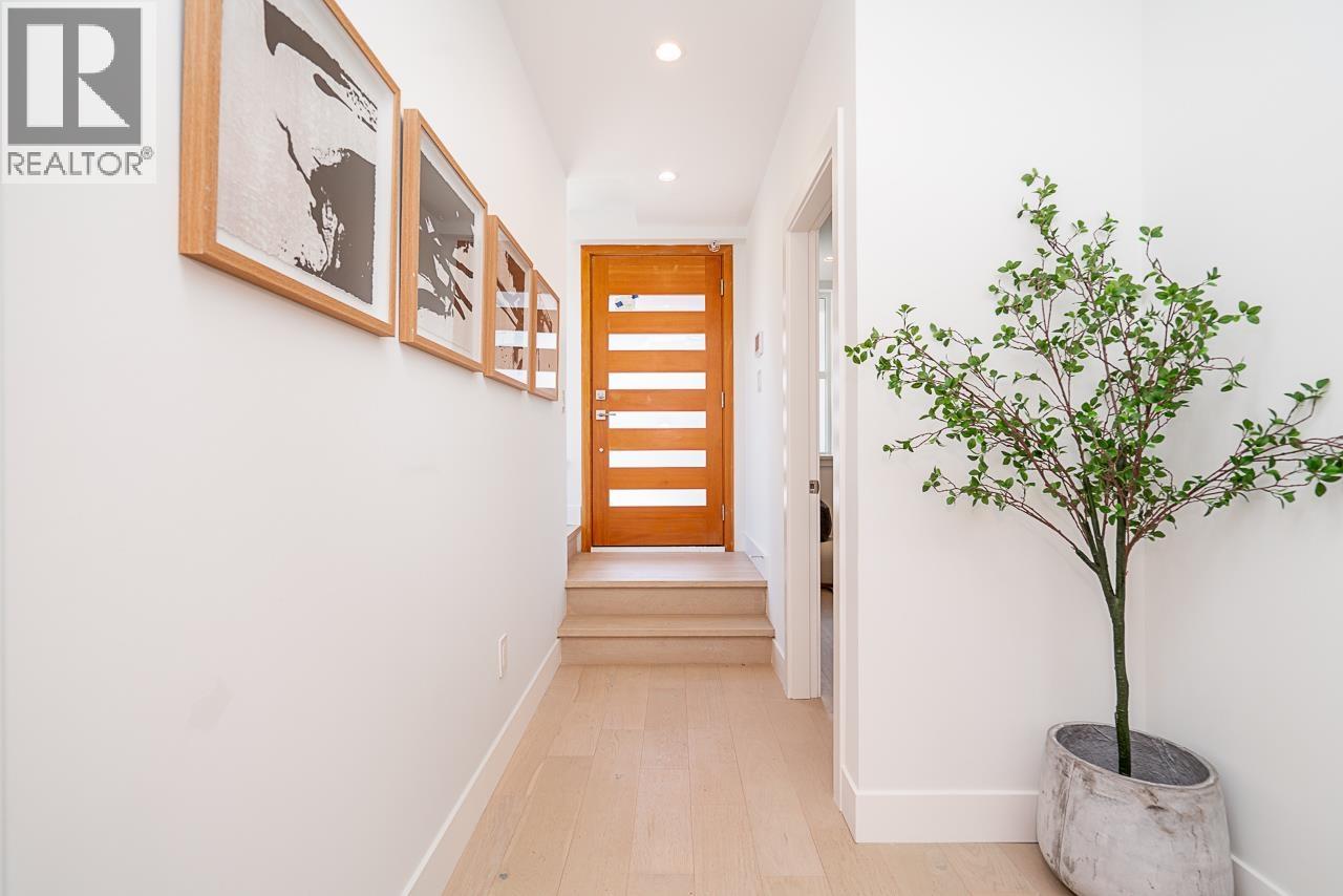 2 434 E 1st Street, North Vancouver, British Columbia  V7L 1B7 - Photo 25 - R3068566